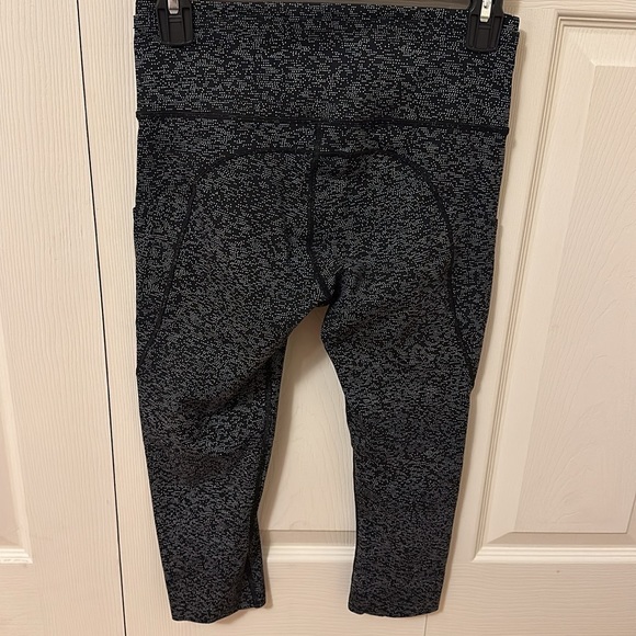 Lululemon Fast Free Crop Nulux 19" Soundwave Alpine White/Black leggings Size 6 - Picture 7 of 9